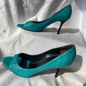 St John turquoise leather heels size 9 1/2 B